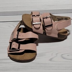 0-3M Old Navy, NWOT, cream beige sandals.